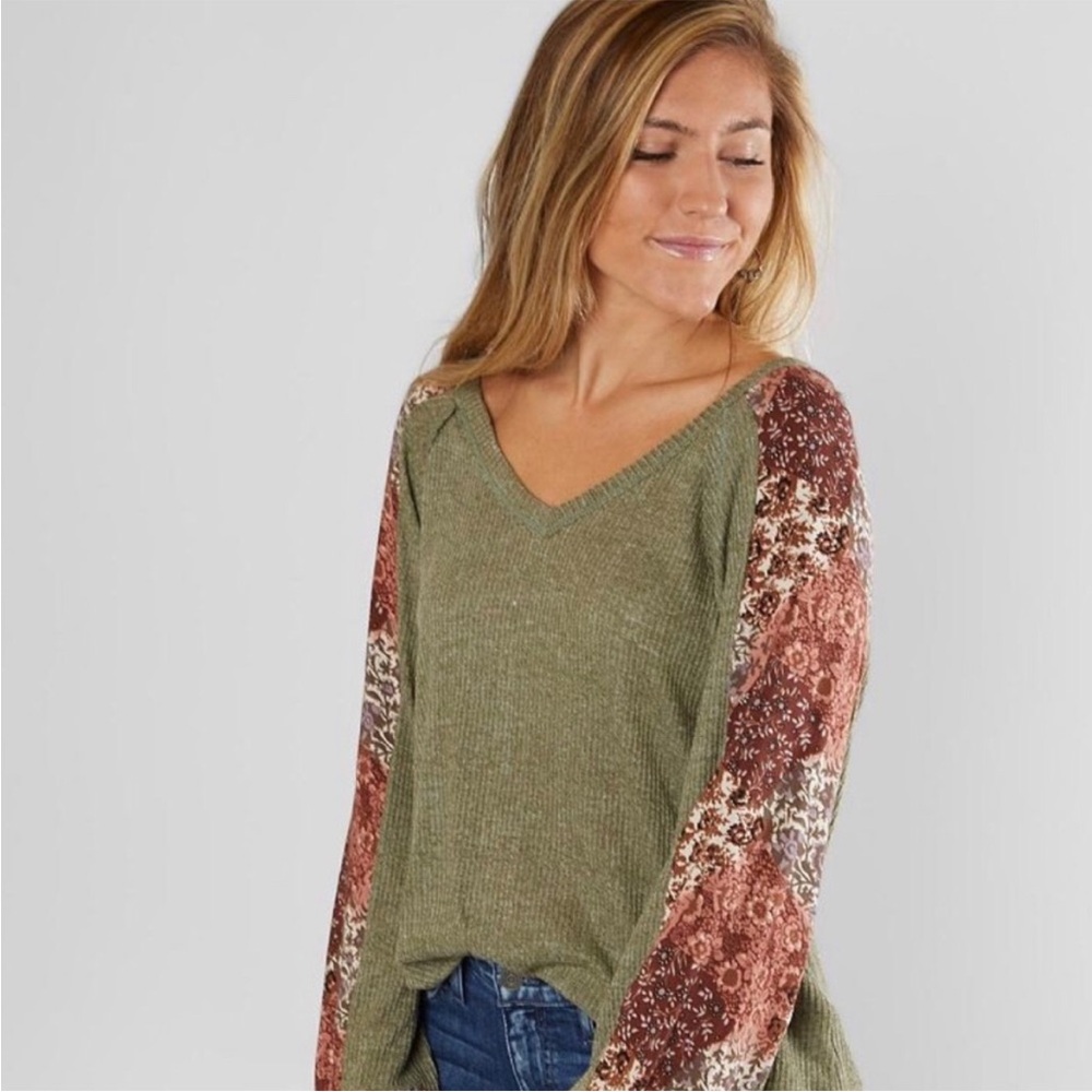 Buckle Blu Pepper ribbed raw edge top